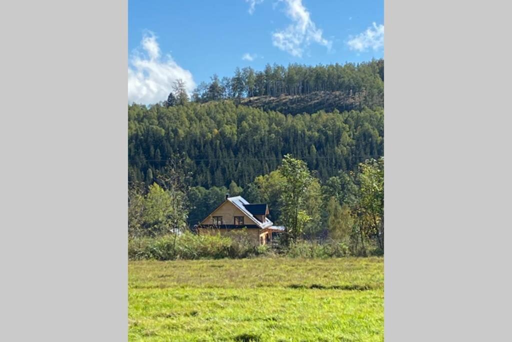 Gorskie Formy - Drewniany Dom W Gorach Z Balia * Leszczyniec